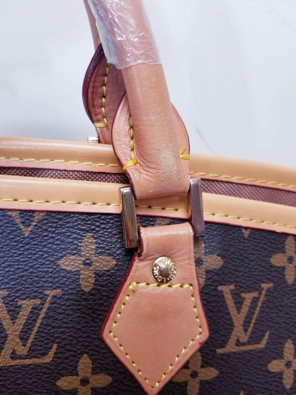 Louis Vuitton Monogram Garment Bag in Brown with Tan Trim - Picture 4 of 12